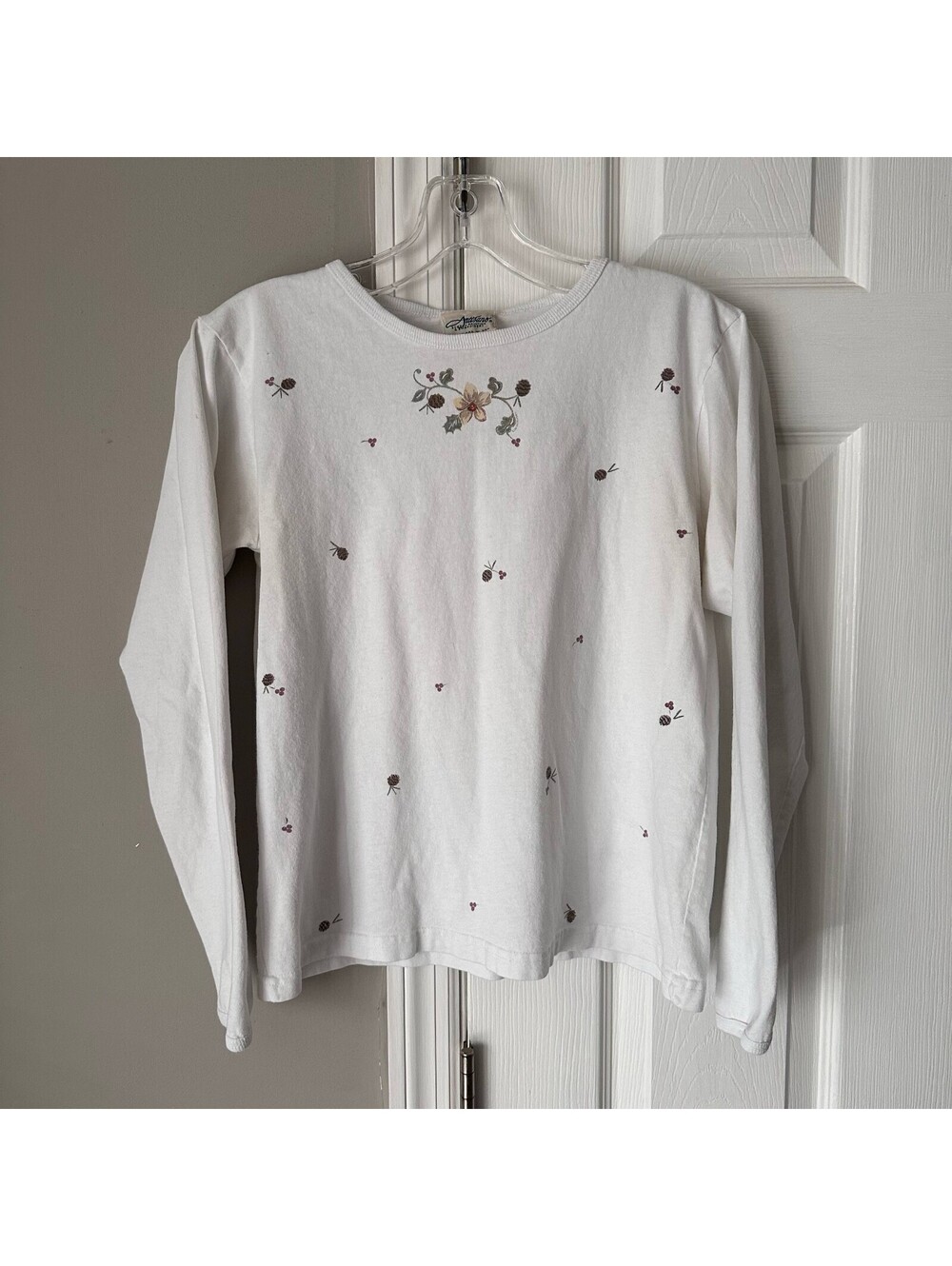 90s Vintage White Long Sleeve Pinecones Berries Graphic Womens S 100% Cotton USA